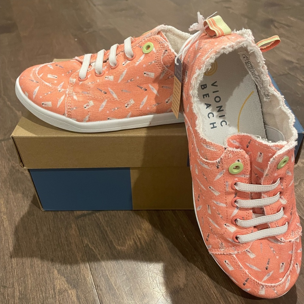 Vionic Beach Canvas Sneakers